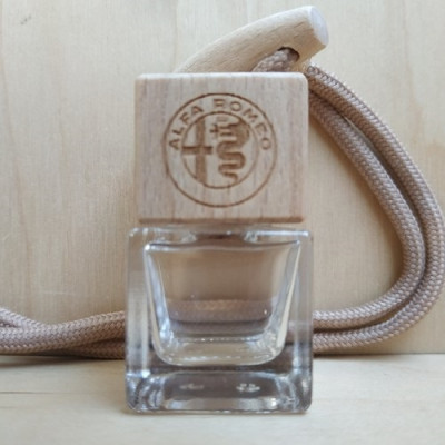 Стеклянный флакон с деревянной крышкой для автомобильного ароматизатора с логотипом Alfa Romeo