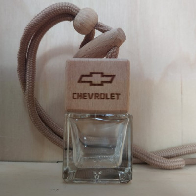 Стеклянный флакон с деревянной крышкой для автомобильного ароматизатора с логотипом Chevrolet