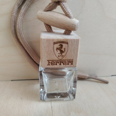 Стеклянный флакон с деревянной крышкой для автомобильного ароматизатора с логотипом Ferrari