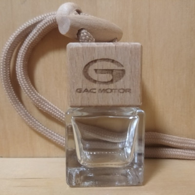 Стеклянный флакон с деревянной крышкой для автомобильного ароматизатора с логотипом GAC