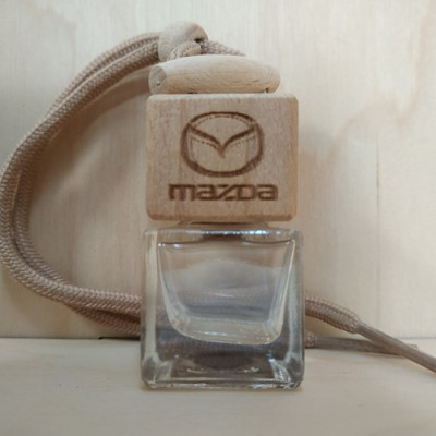 Стеклянный флакон с деревянной крышкой для автомобильного ароматизатора с логотипом Mazda