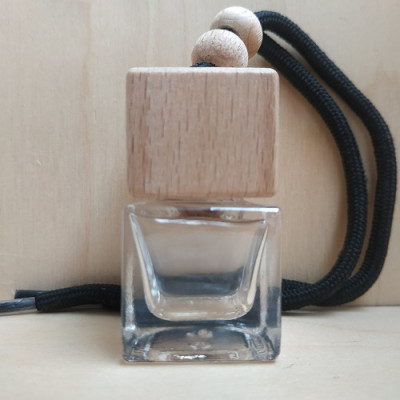 Аромадиффузор для автомобильного ароматизатора с черным шнурком