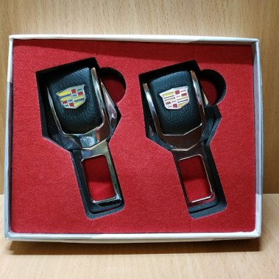 Заглушка ремня безопасности с логотипом Cadillac